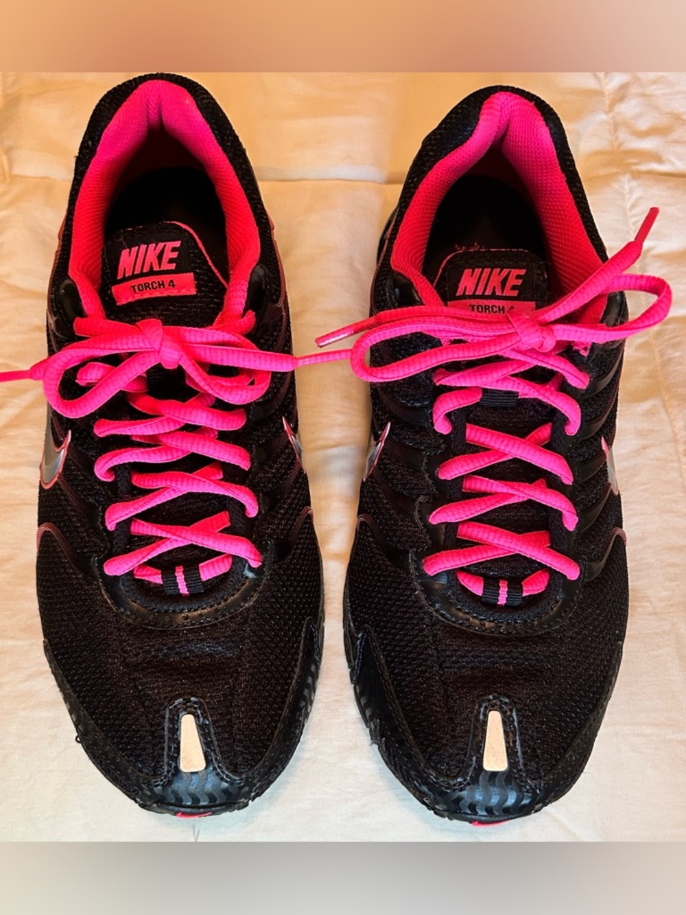 Nike Women's Max Air Torch 4 Black & Hot Pink Athletic Running Sneakers